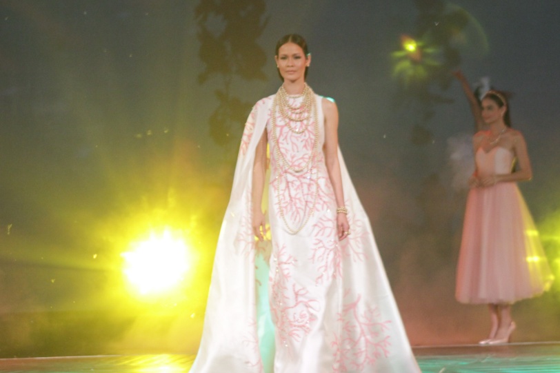 Jo Ann Bitagcol (Model and photographer) in Rhett Eala creation on the ramp for Jewelmer 35th, Miracle of the Golden Pearl September 23, 2014. Photo by Jude Bautista